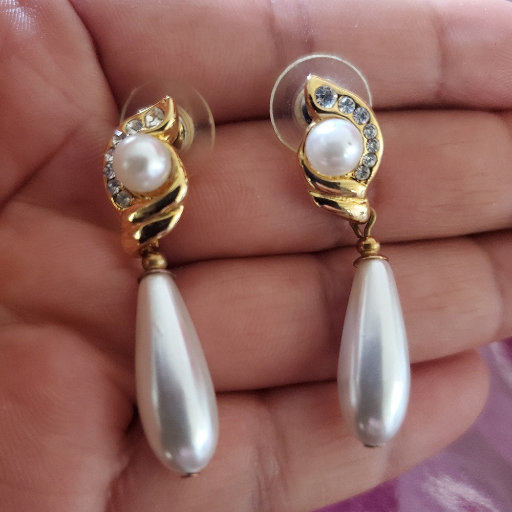 Earring - Picture 2 of 3